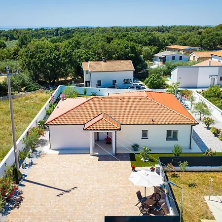 Vila Nerium In - Haus Fuer 6 Personen Kavran